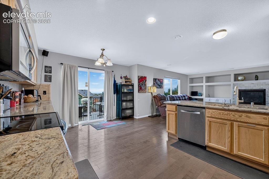 Image 8 of 48: Kitchen
