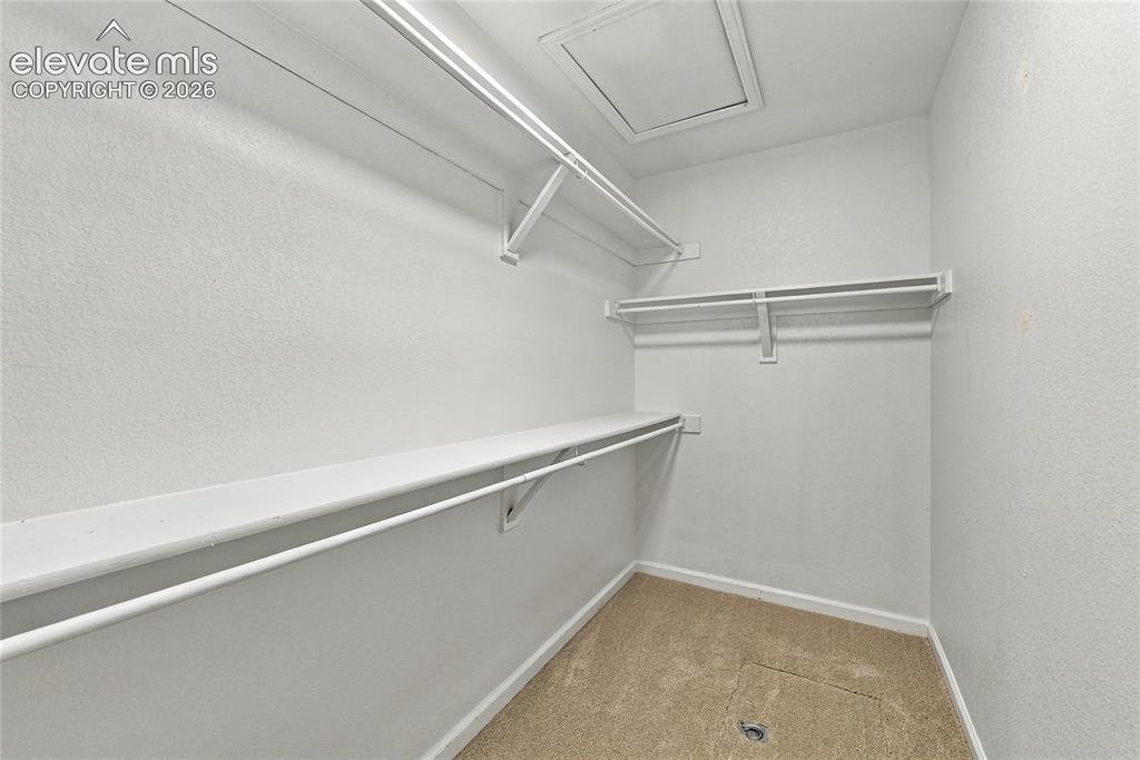 Image 22 of 26: Closet