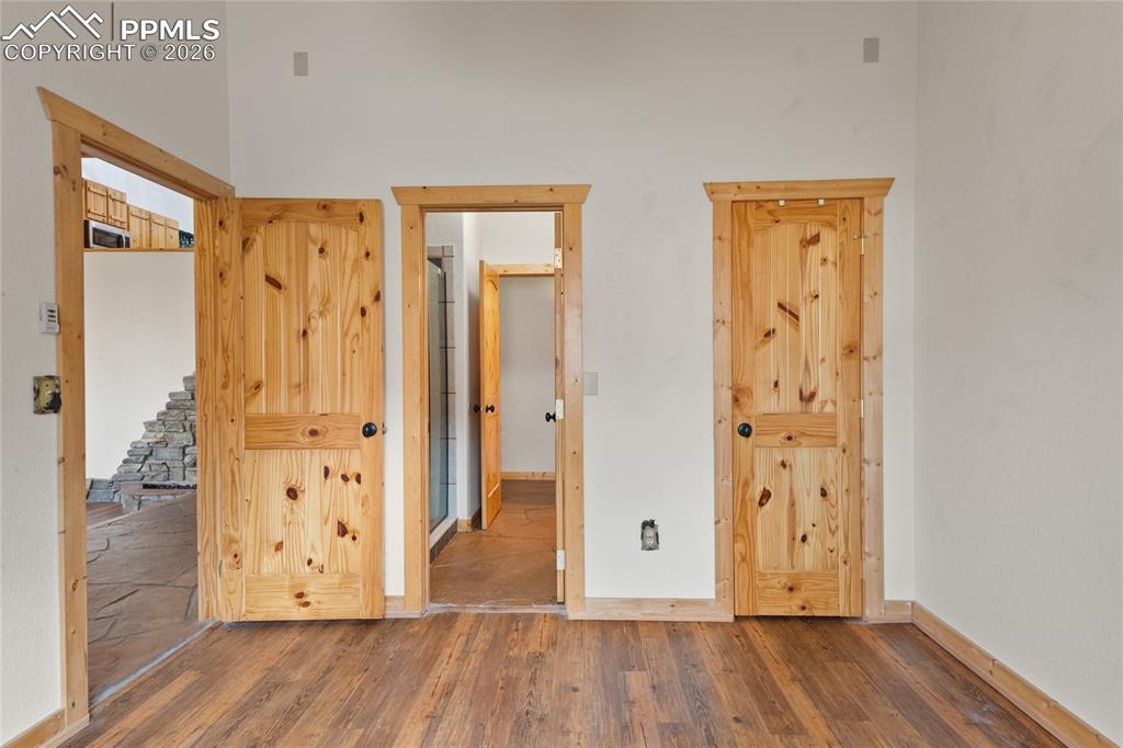 Image 10 of 46: Bedroom