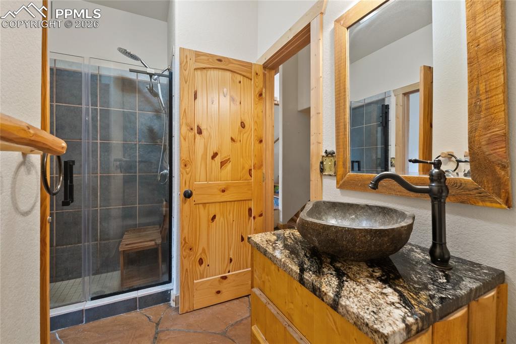 Image 11 of 46: Bathroom