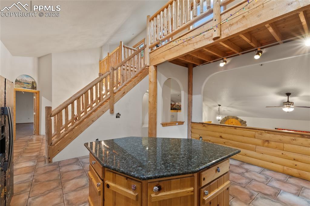 Image 16 of 46: Kitchen