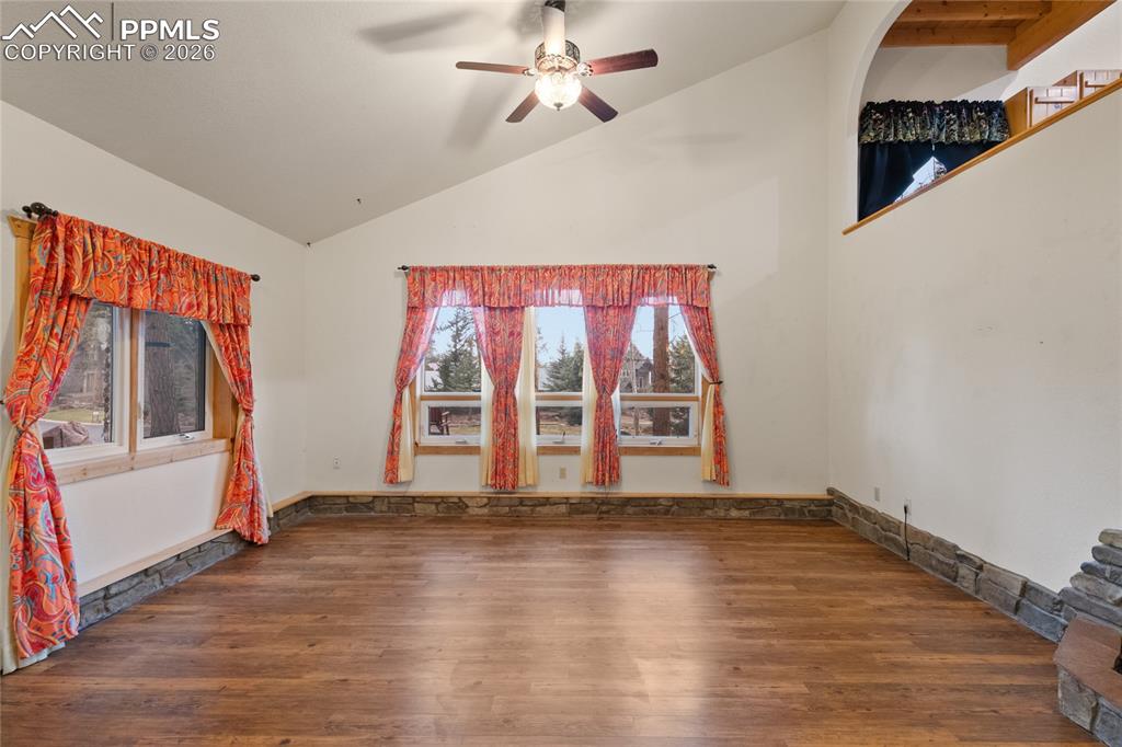 Image 7 of 46: Living Room