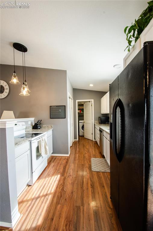 Image 15 of 43: Kitchen