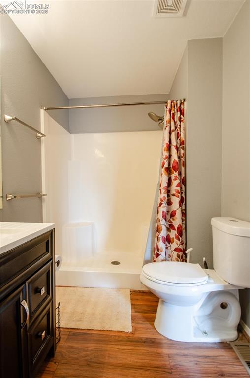 Image 26 of 43: Master Bathroom