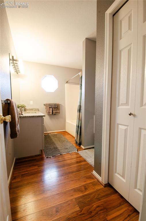 Image 31 of 43: Bathroom