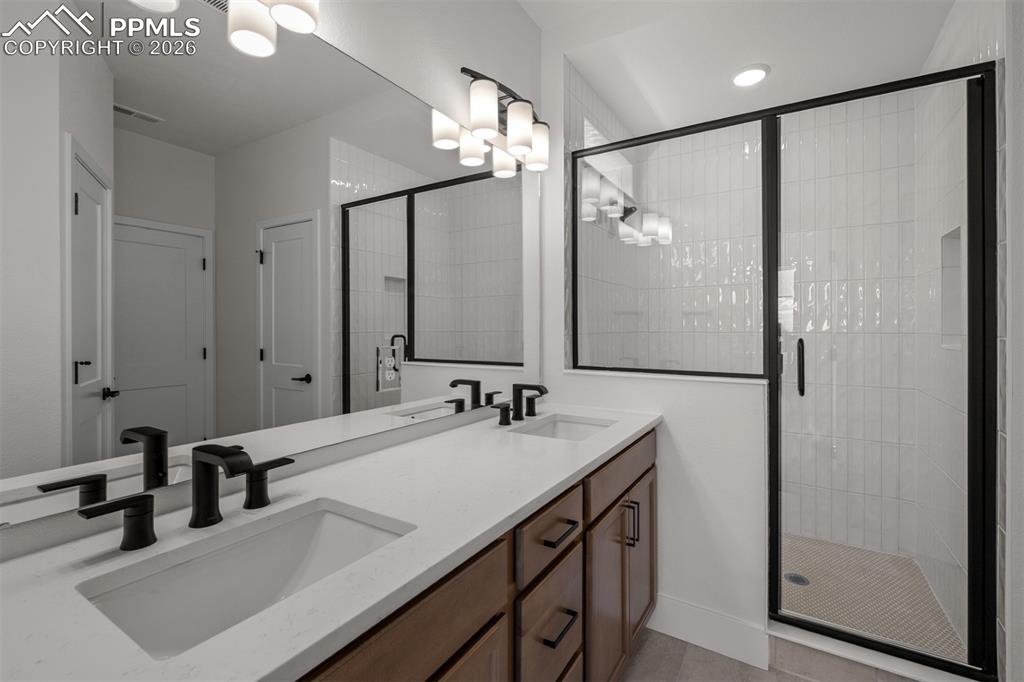 Image 25 of 35: Master Bathroom