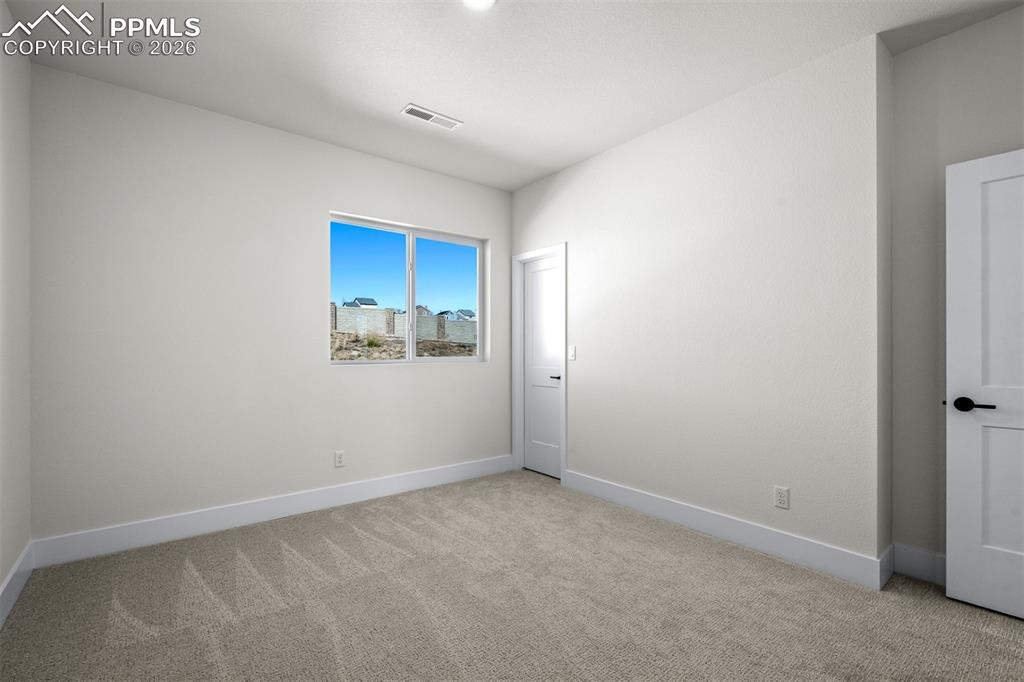 Image 31 of 35: Bedroom