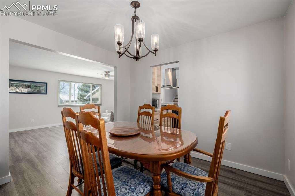 Image 12 of 49: Dining Area