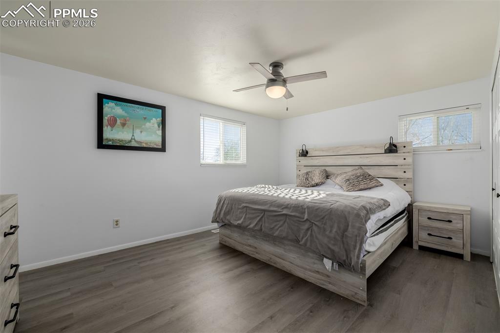 Image 19 of 49: Bedroom