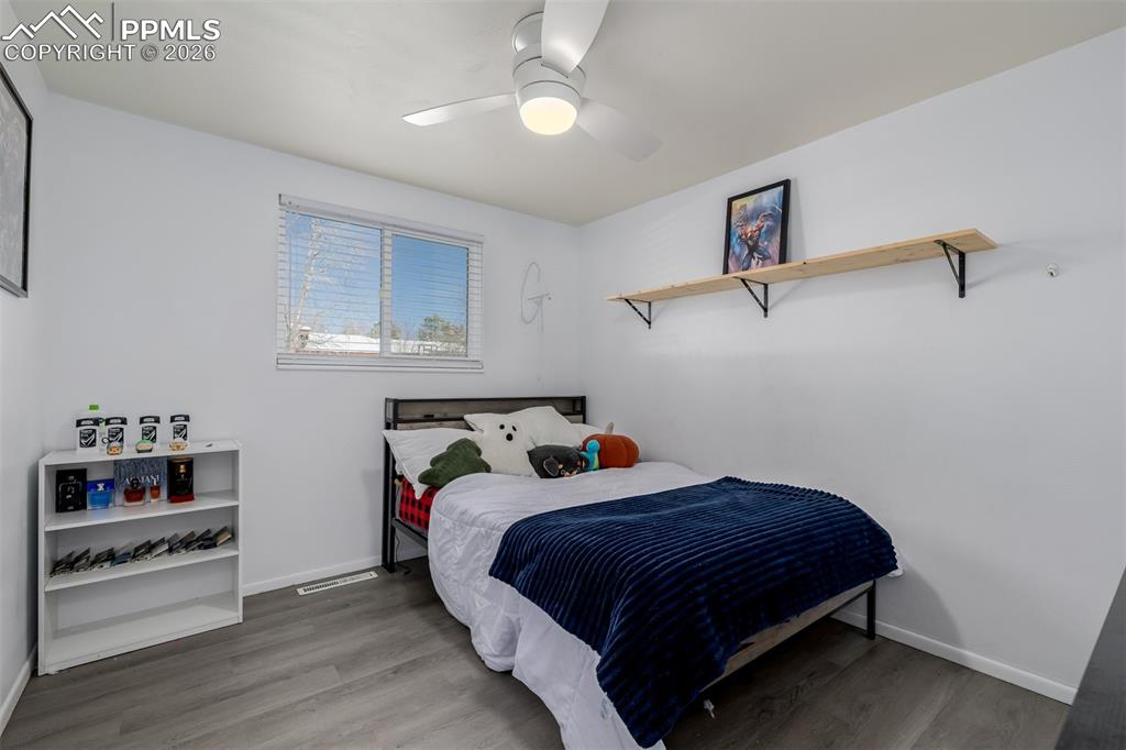 Image 24 of 49: Bedroom