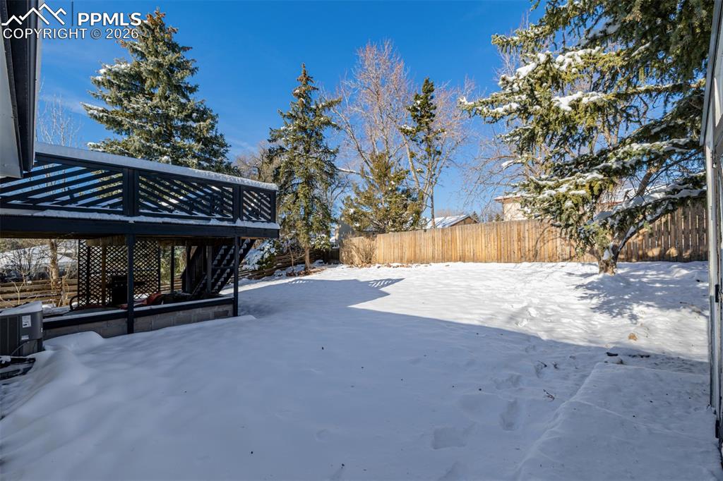 Image 38 of 49: Yard