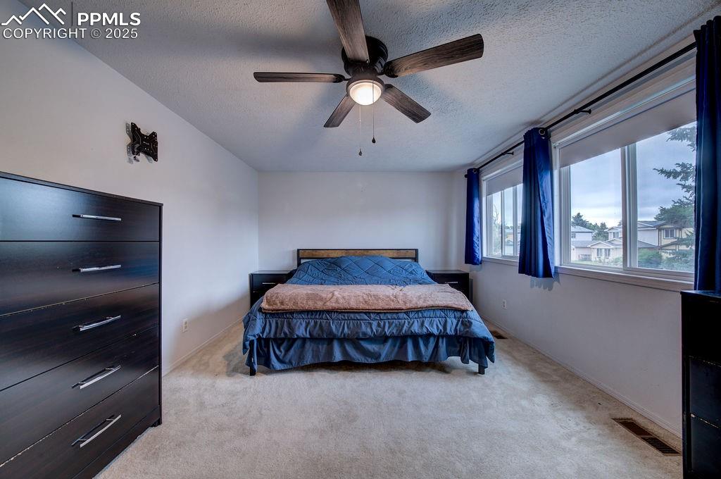 Image 31 of 49: Bedroom