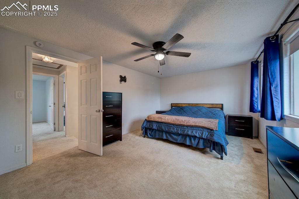 Image 32 of 49: Bedroom