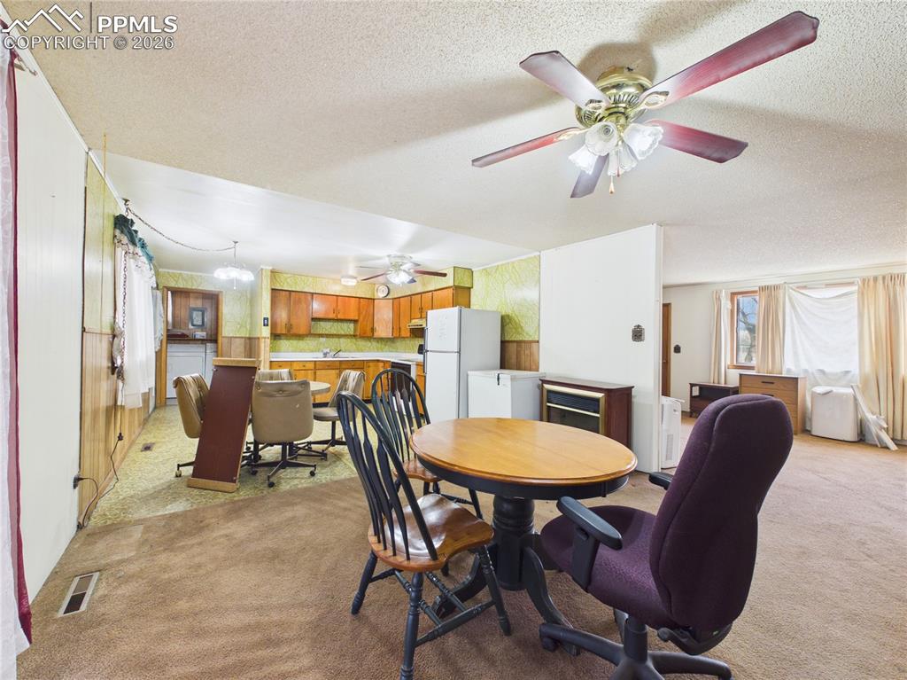 Image 10 of 37: Dining Area