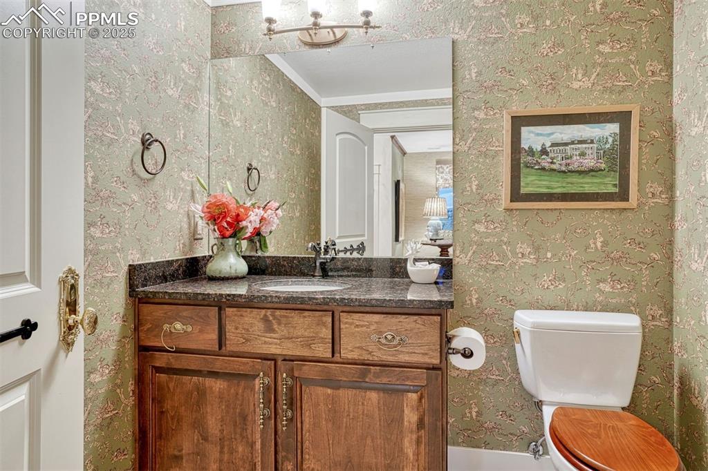 Image 33 of 45: Powder room