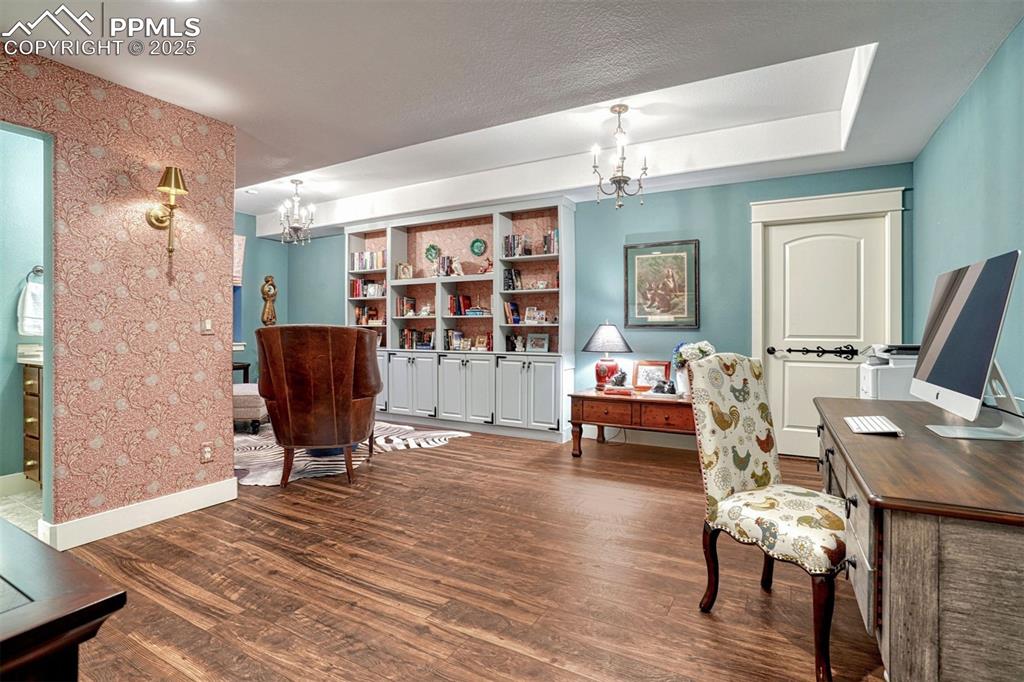 Image 39 of 45: Flexible bedroom space with spacious library or sitting room also has it’s