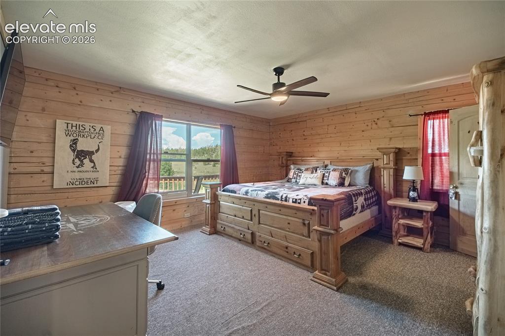 Image 10 of 45: Bedroom