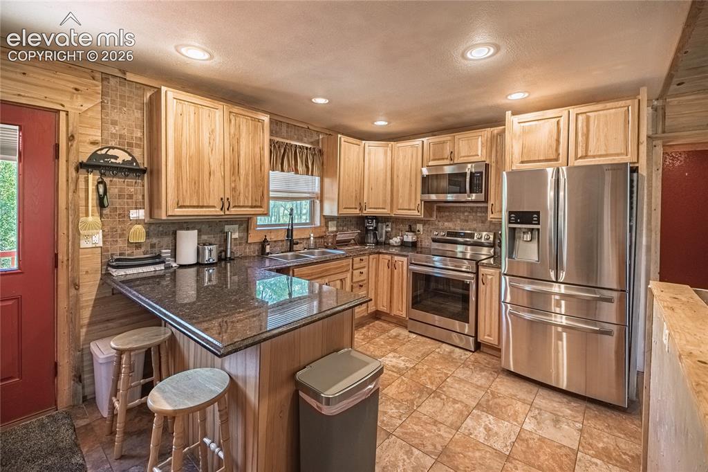 Image 8 of 45: Kitchen