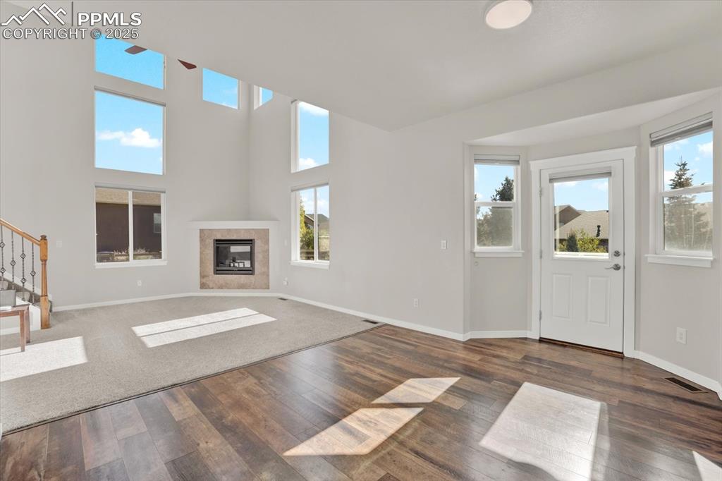 Image 18 of 50: Entry