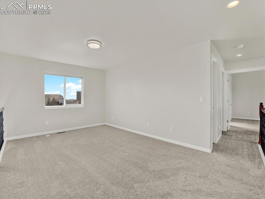 Image 24 of 50: Loft