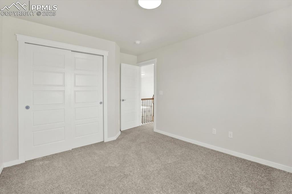 Image 30 of 50: Bedroom