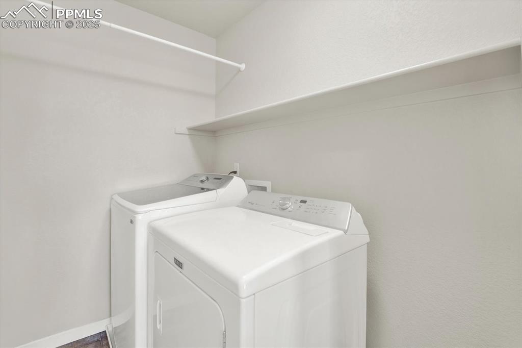 Image 35 of 50: Laundry