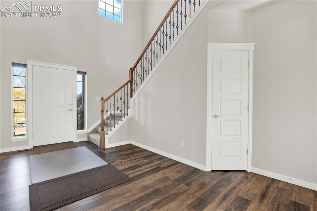 Image 5 of 50: Entry