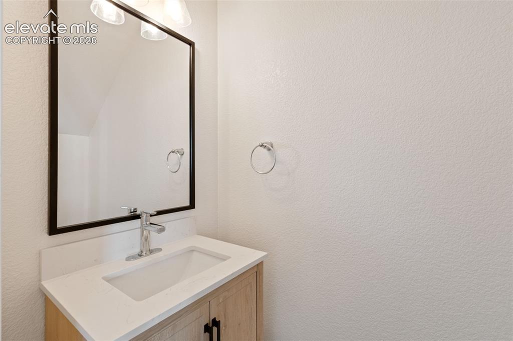 Image 14 of 24: Bathroom