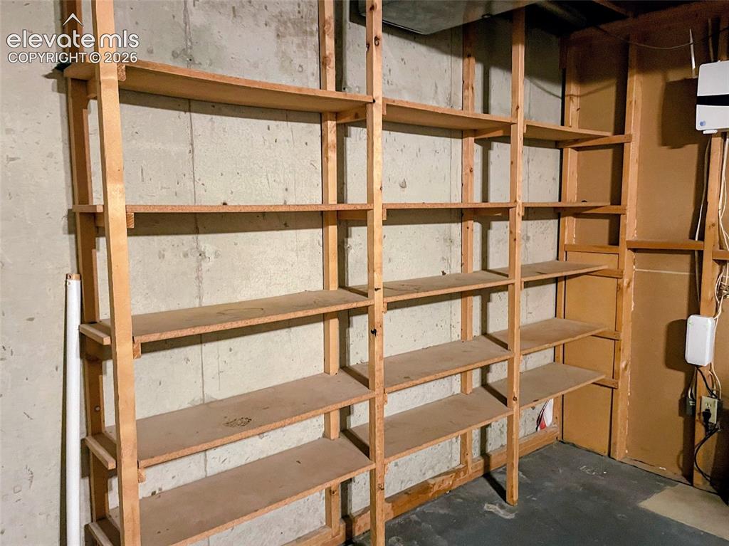 Image 25 of 32: Storage