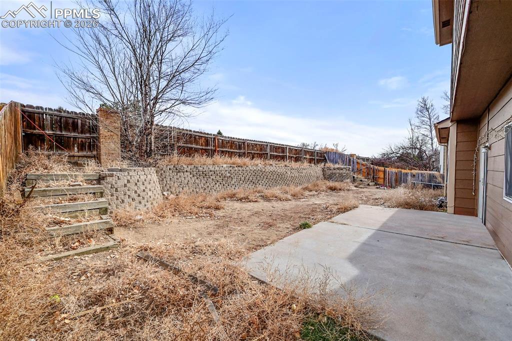 Image 28 of 28: Yard