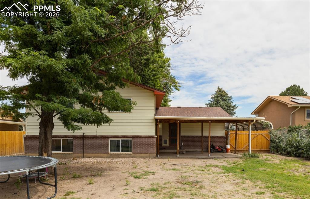 Image 25 of 27: Back of Structure