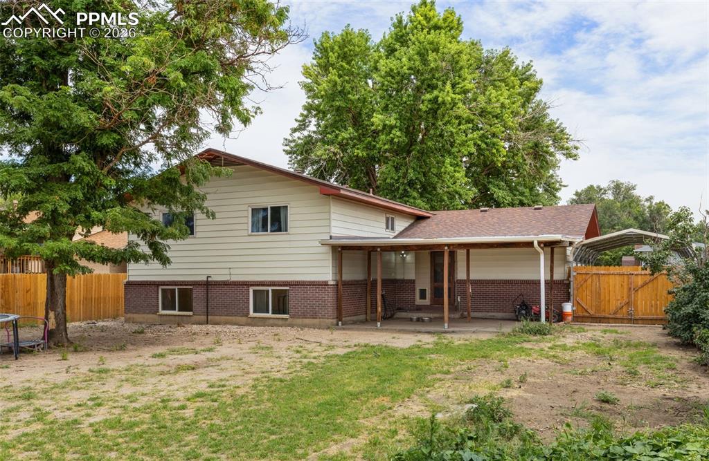 Image 26 of 27: Back of Structure