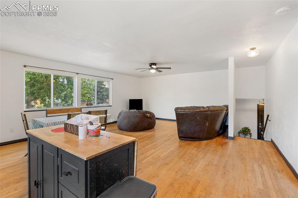 Image 6 of 27: Living Room