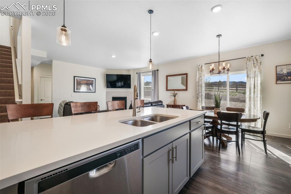 Image 11 of 50: Kitchen