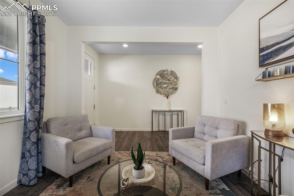 Image 5 of 50: Floor Plan