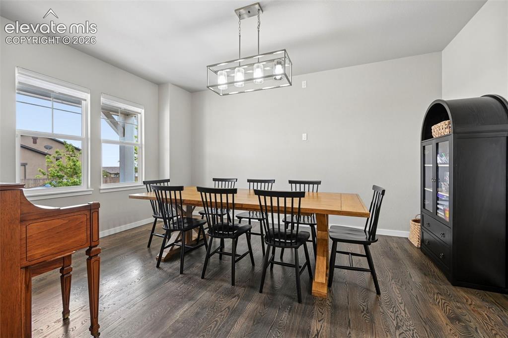 Image 14 of 47: Dining Area
