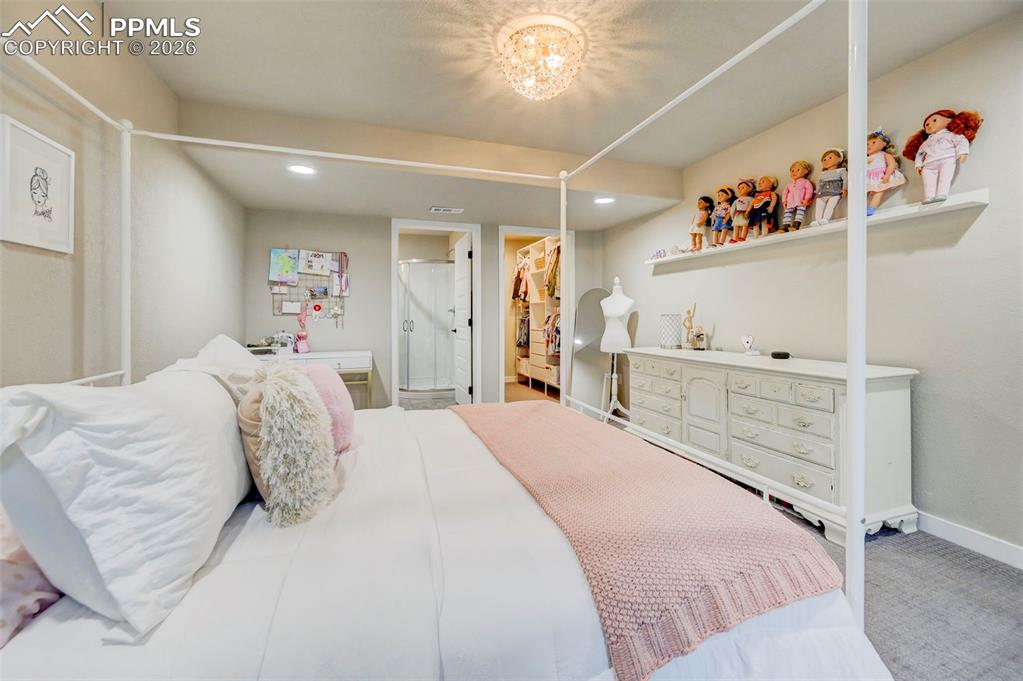 Image 45 of 48: Bedroom