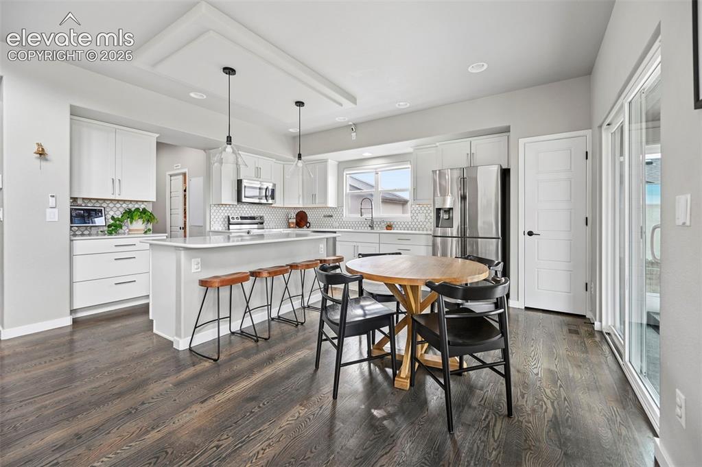 Image 7 of 47: Dining Area