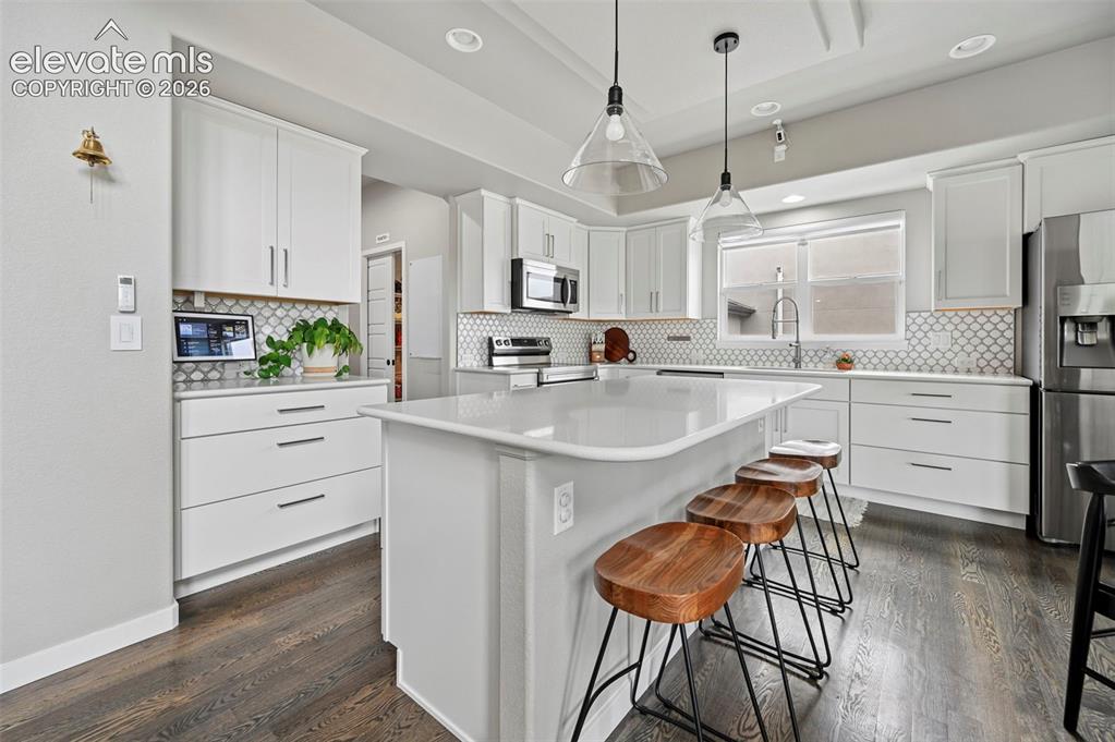Image 8 of 47: Kitchen