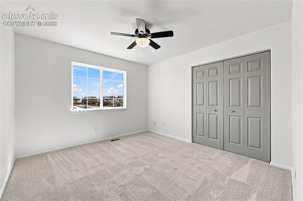 Image 19 of 30: Bedroom