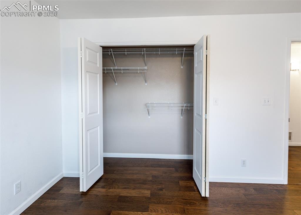 Image 21 of 50: Closet