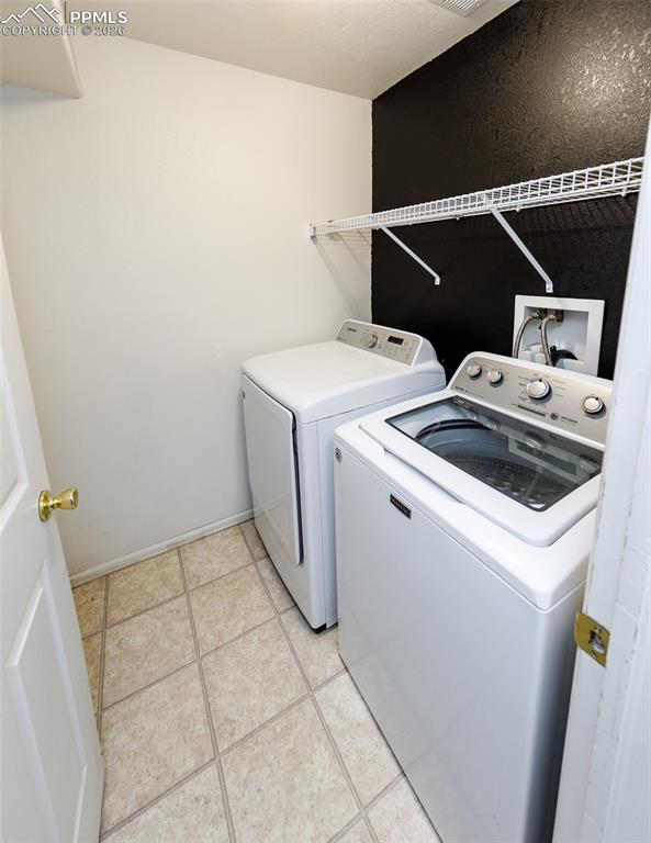 Image 39 of 50: Laundry