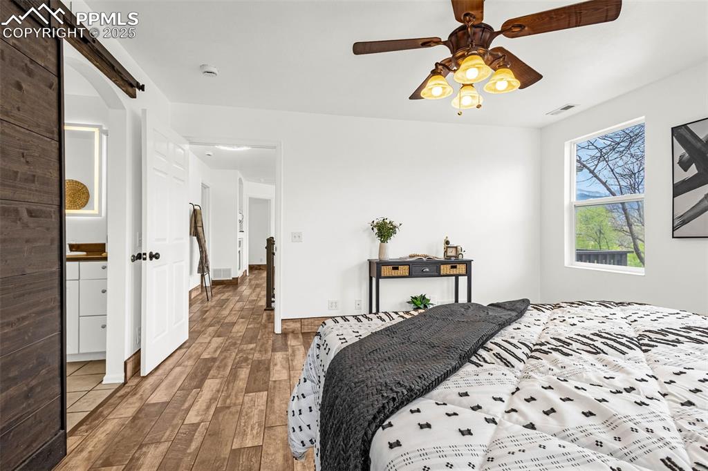 Image 13 of 49: Bedroom
