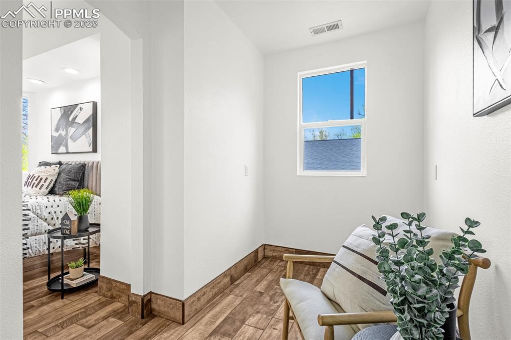 Image 14 of 49: Sitting Room