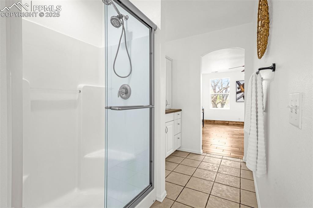 Image 15 of 49: Bathroom