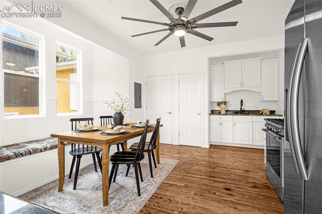Image 2 of 49: Dining Area