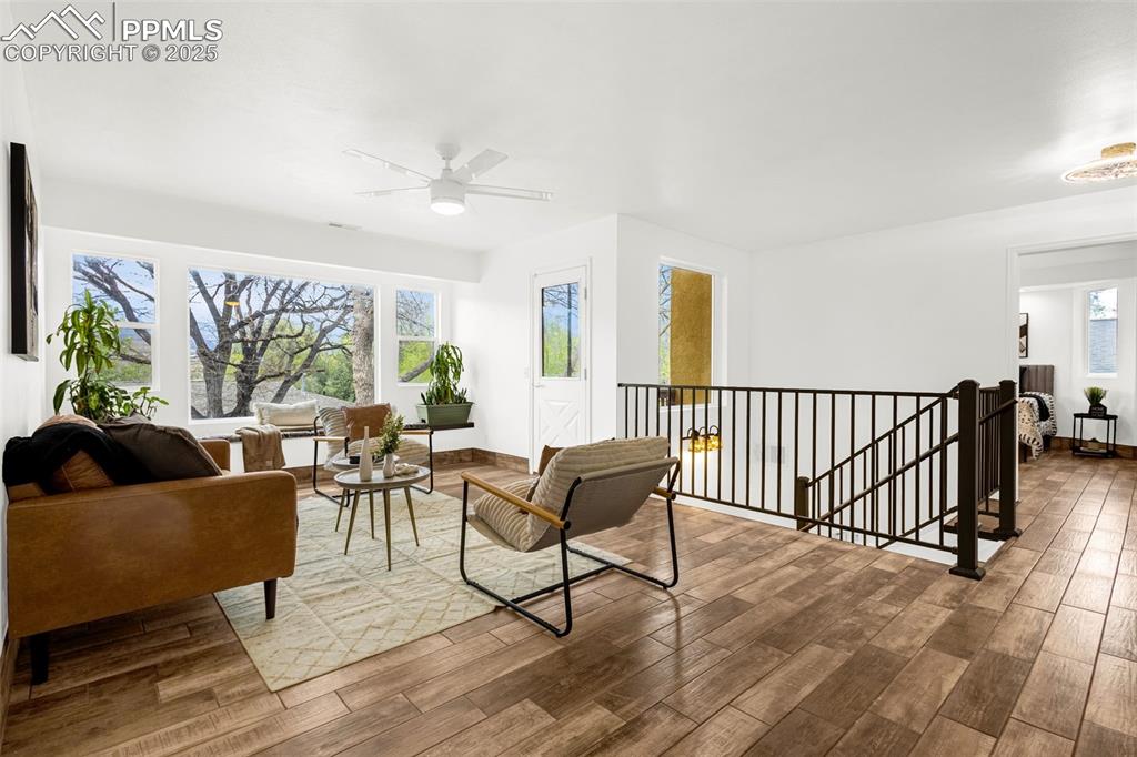 Image 5 of 49: Sitting Room
