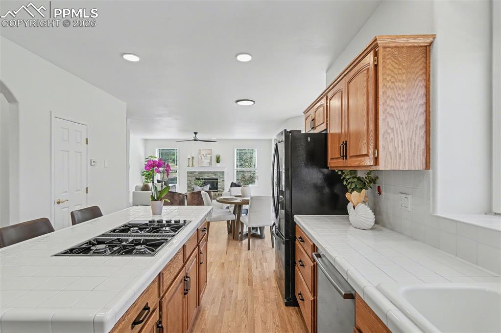Image 10 of 48: Kitchen