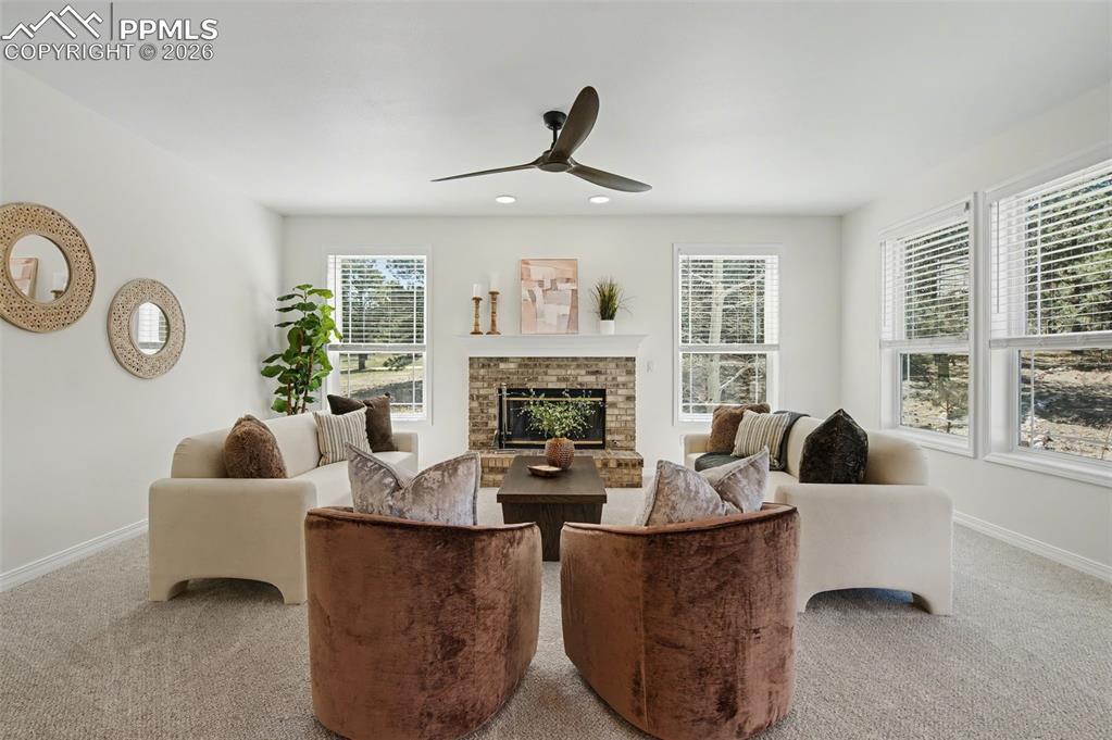 Image 14 of 48: Family Room