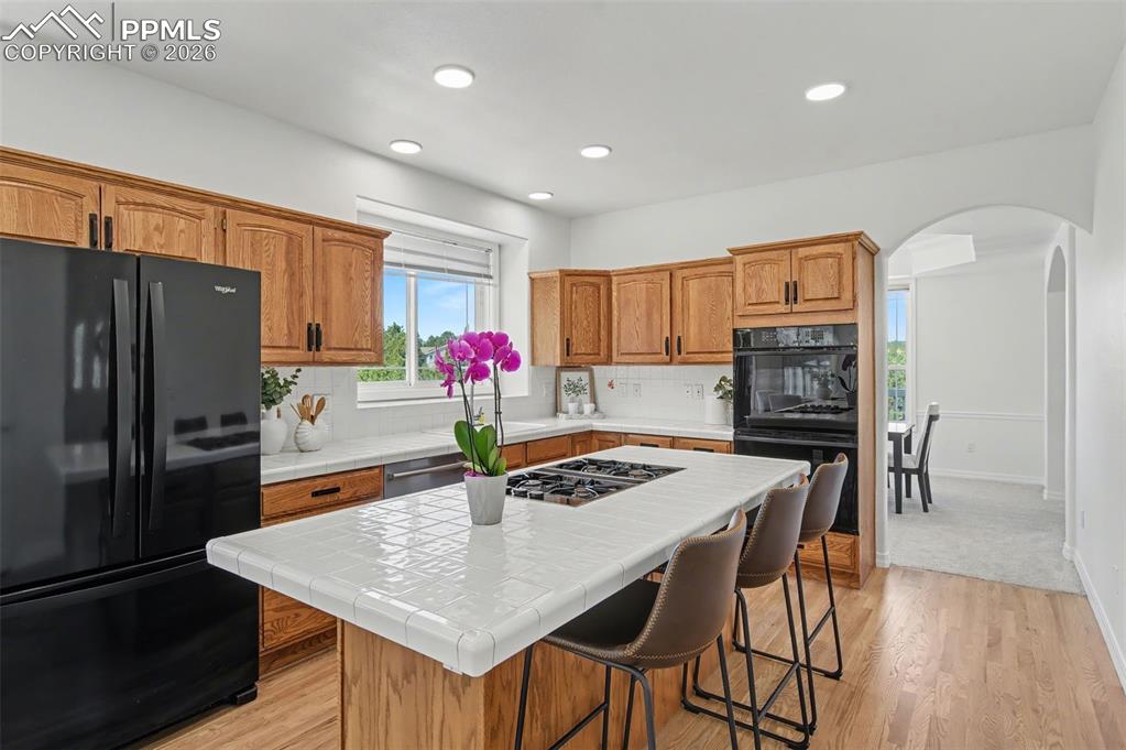 Image 8 of 48: Kitchen